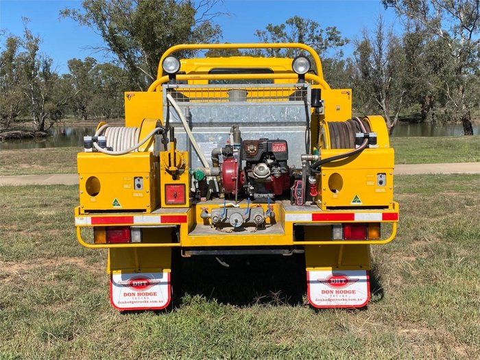 2000 Isuzu N Series NPS 300