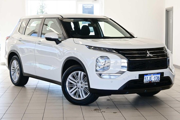 2024 Mitsubishi Outlander ES
