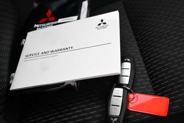 2024 Mitsubishi Outlander ES