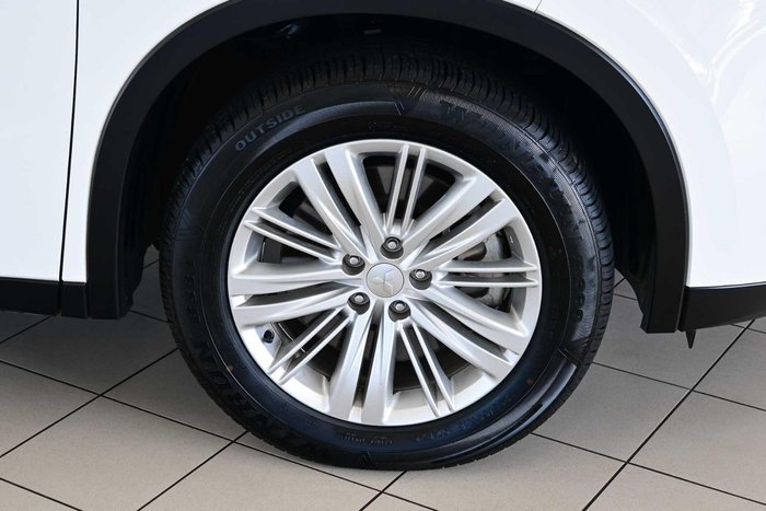 2024 Mitsubishi Outlander ES