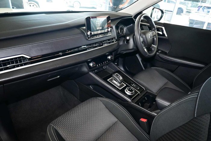 2024 Mitsubishi Outlander ES