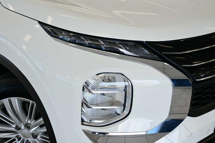 2024 Mitsubishi Outlander ES