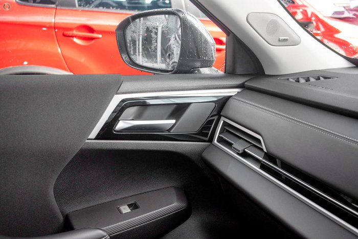 2026 Mitsubishi Outlander LS