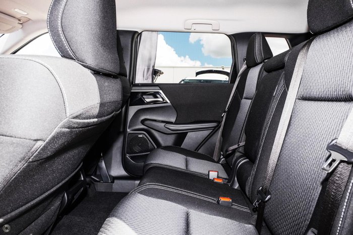 2026 Mitsubishi Outlander LS