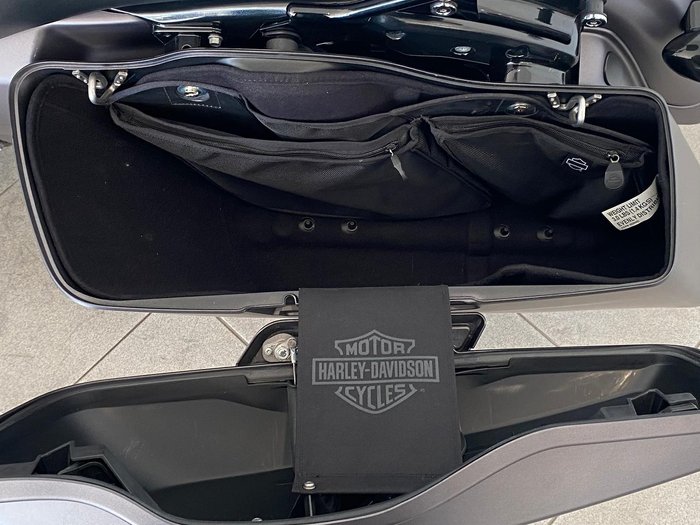 2016 Harley-Davidson Street Glide Special 103 (FLHXS) Touring Grey