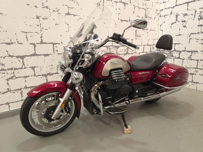 2017 Moto Guzzi California Touring SE California Red