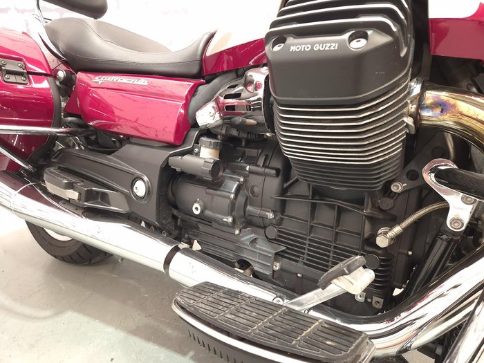 2017 Moto Guzzi California Touring SE California Red