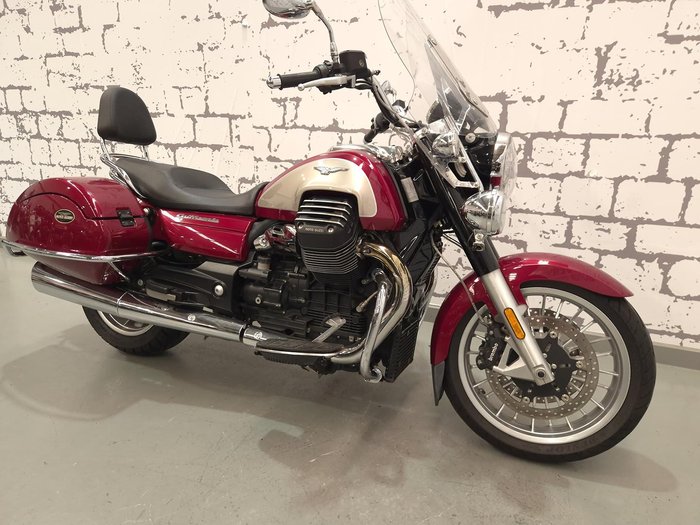 2017 Moto Guzzi California Touring SE California Red