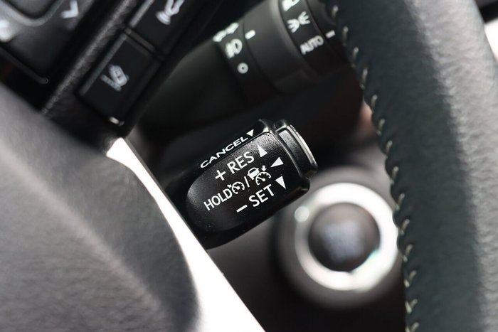 2023 Toyota Hilux SR5