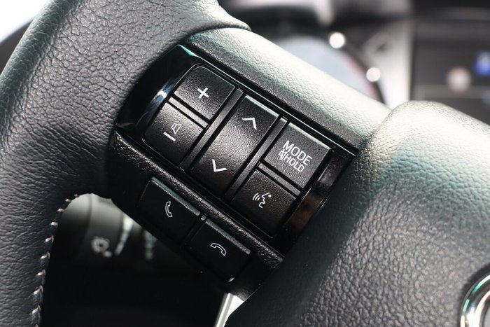 2023 Toyota Hilux SR5