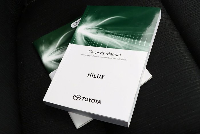 2023 Toyota Hilux SR5