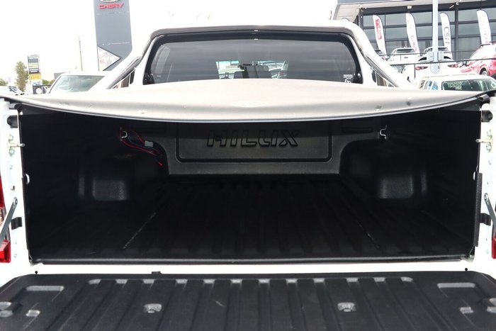 2023 Toyota Hilux SR5