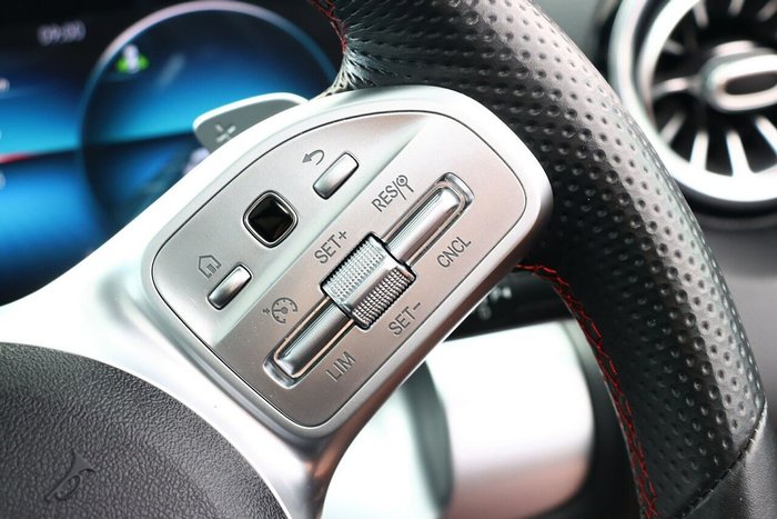 2020 Mercedes-Benz GLB-Class GLB200