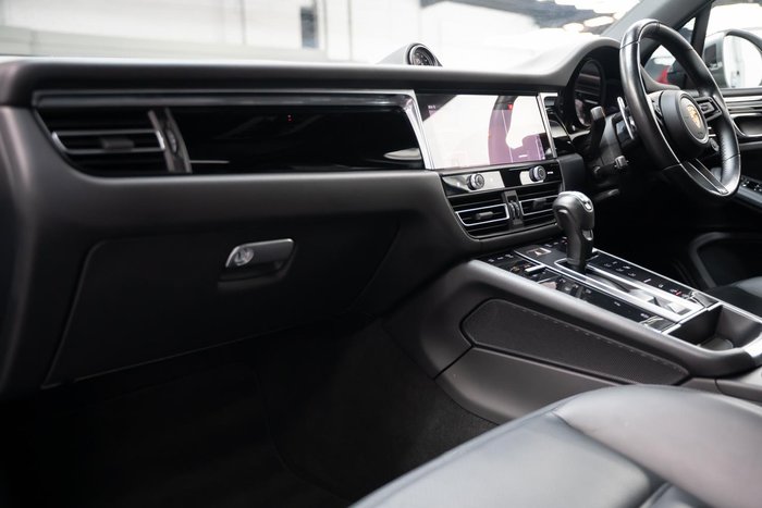 2023 Porsche Macan T