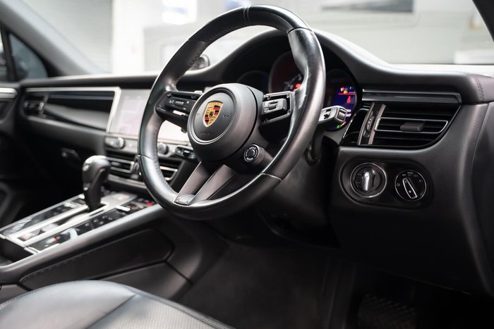 2023 Porsche Macan T