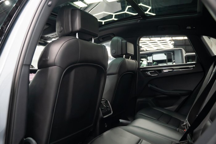 2023 Porsche Macan T