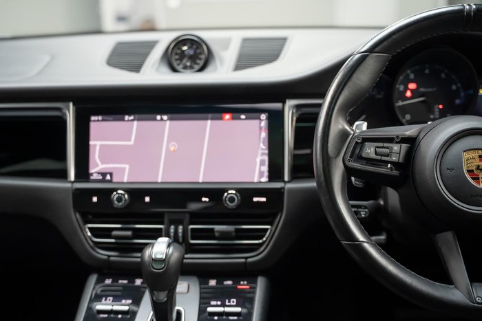 2023 Porsche Macan T