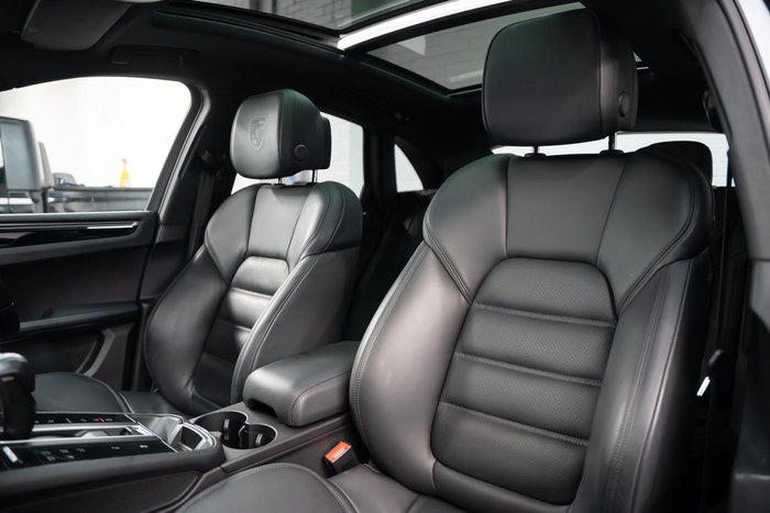 2023 Porsche Macan T