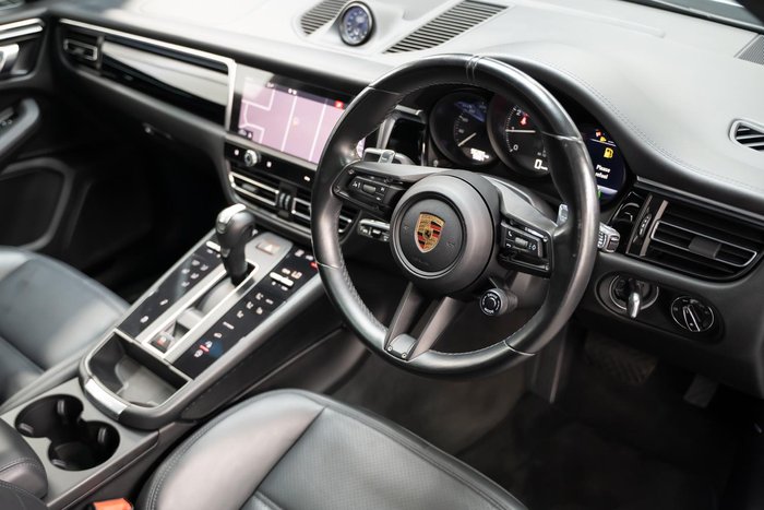 2023 Porsche Macan T