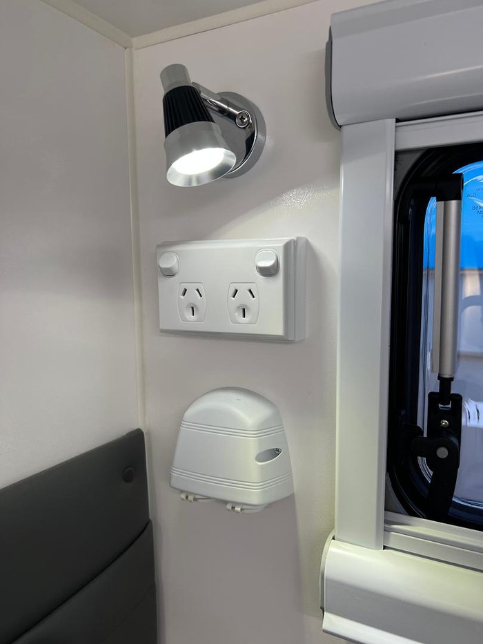 2023 Design RV Crx Semi Off Road F2, 21'