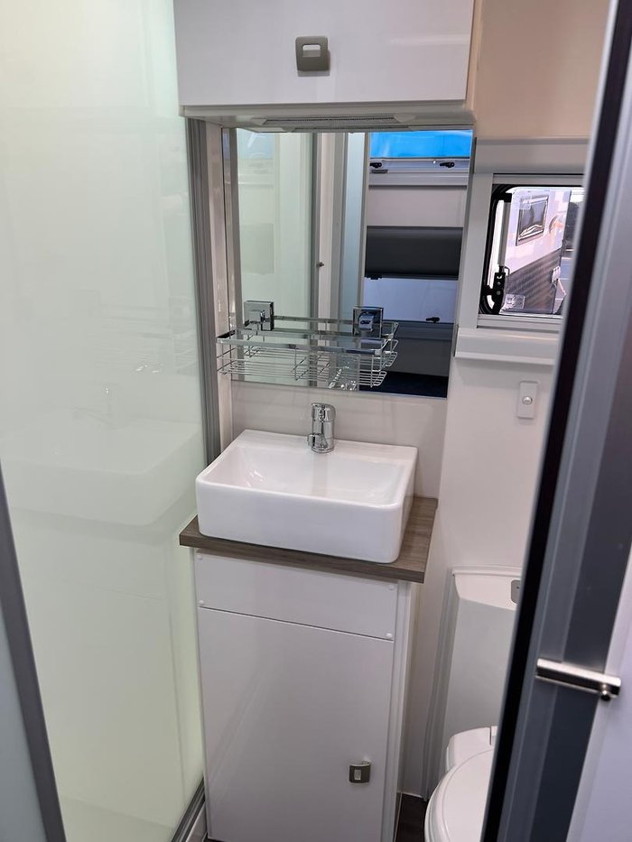 2023 Design RV Crx Semi Off Road F2, 21'