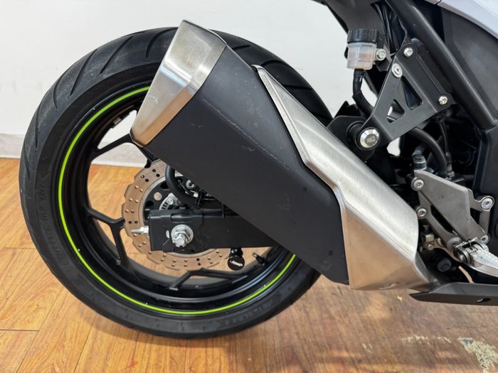 2014 Kawasaki NINJA 300 SE WHITE