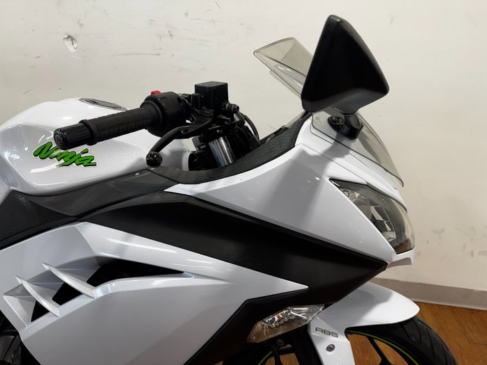 2014 Kawasaki NINJA 300 SE WHITE