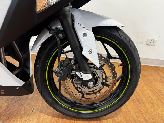 2014 Kawasaki NINJA 300 SE WHITE