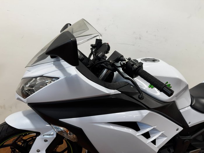 2014 Kawasaki NINJA 300 SE WHITE