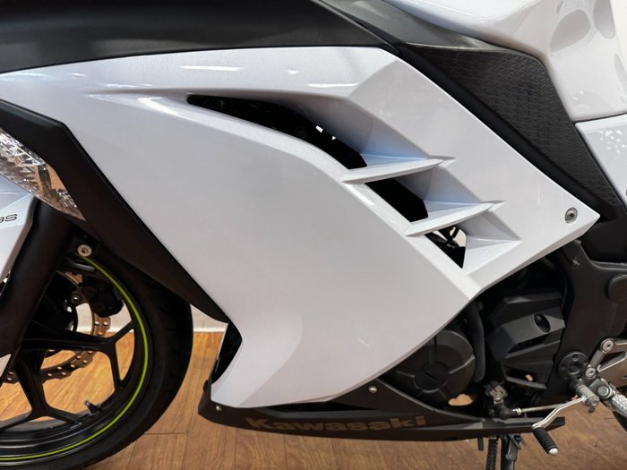 2014 Kawasaki NINJA 300 SE WHITE