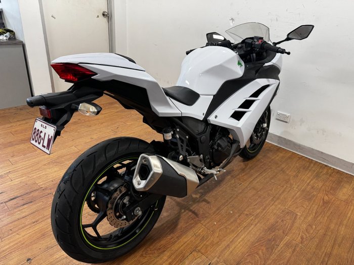 2014 Kawasaki NINJA 300 SE WHITE