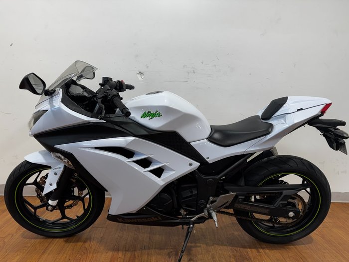 2014 Kawasaki NINJA 300 SE WHITE