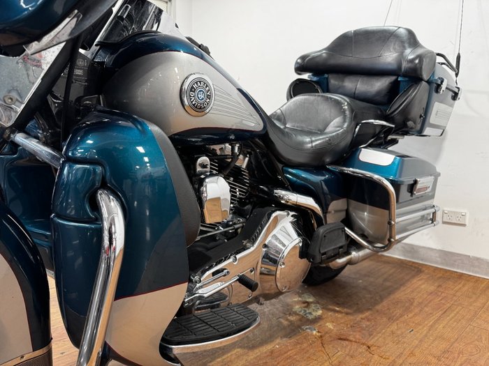 2004 Harley-Davidson FLHTCUI ULTRA CLASSIC E/GLIDE BLUE