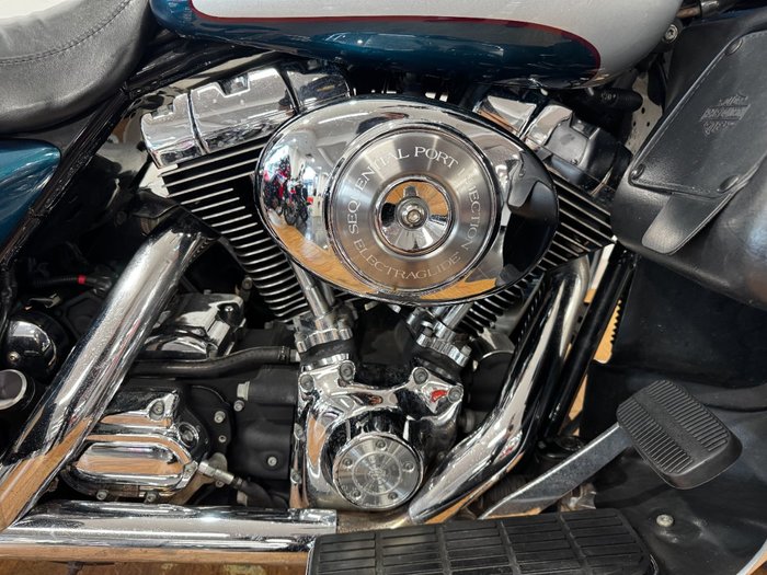 2004 Harley-Davidson FLHTCUI ULTRA CLASSIC E/GLIDE BLUE