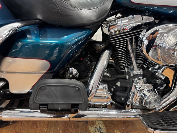 2004 Harley-Davidson FLHTCUI ULTRA CLASSIC E/GLIDE BLUE