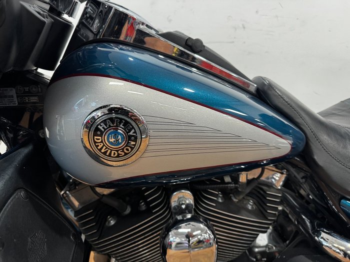 2004 Harley-Davidson FLHTCUI ULTRA CLASSIC E/GLIDE BLUE