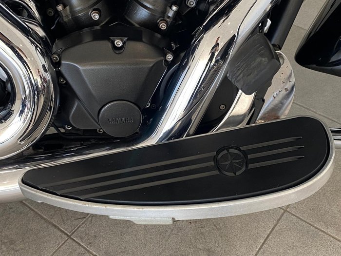 2011 Yamaha Roadliner (XV1900A) Roadliner Black