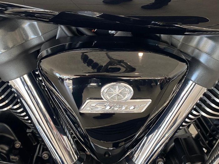 2011 Yamaha Roadliner (XV1900A) Roadliner Black