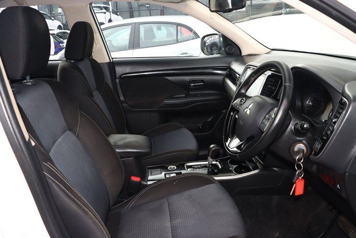 2019 Mitsubishi Outlander ES