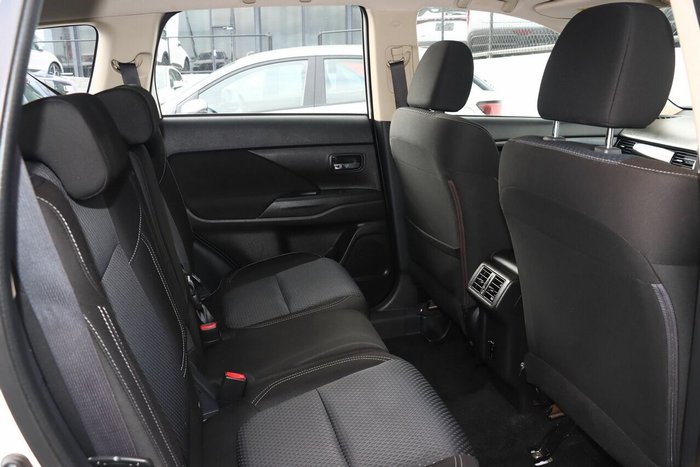 2019 Mitsubishi Outlander ES