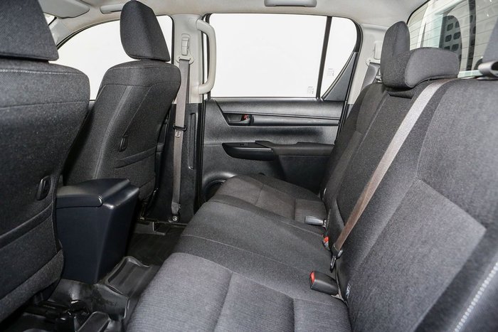 2020 Toyota Hilux SR