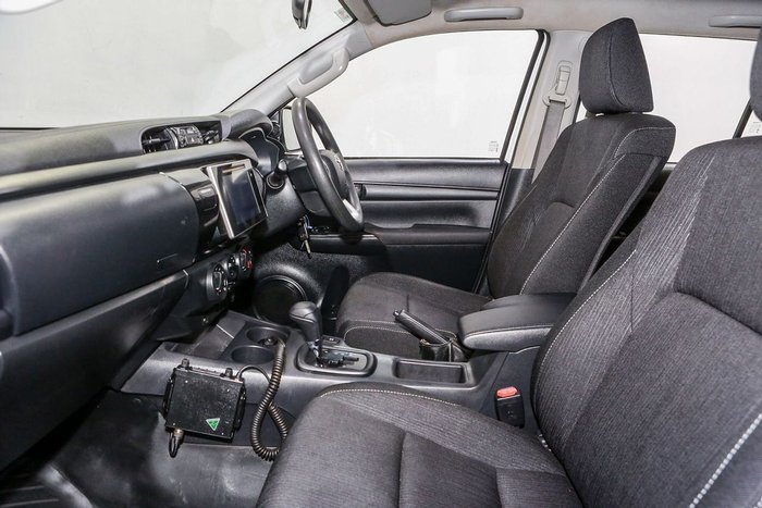 2020 Toyota Hilux SR