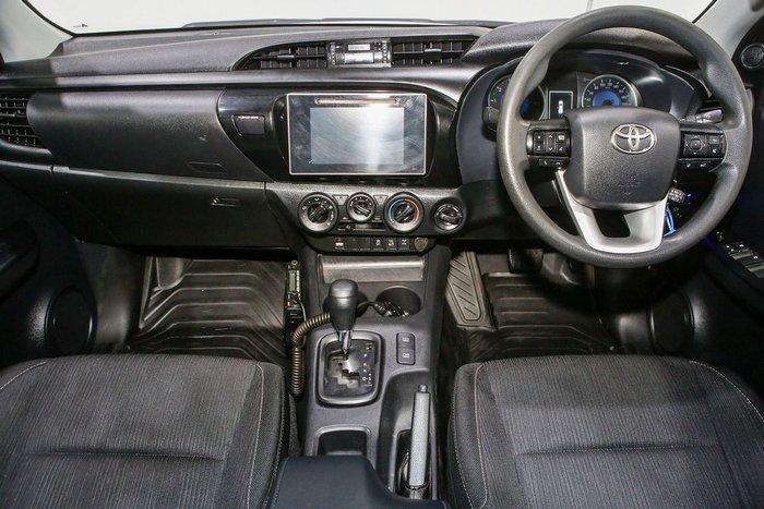 2020 Toyota Hilux SR