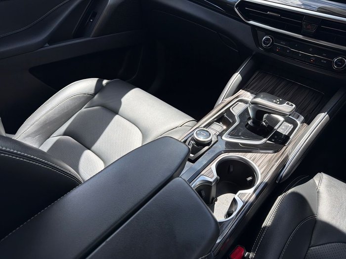 2022 LDV D90 Executive