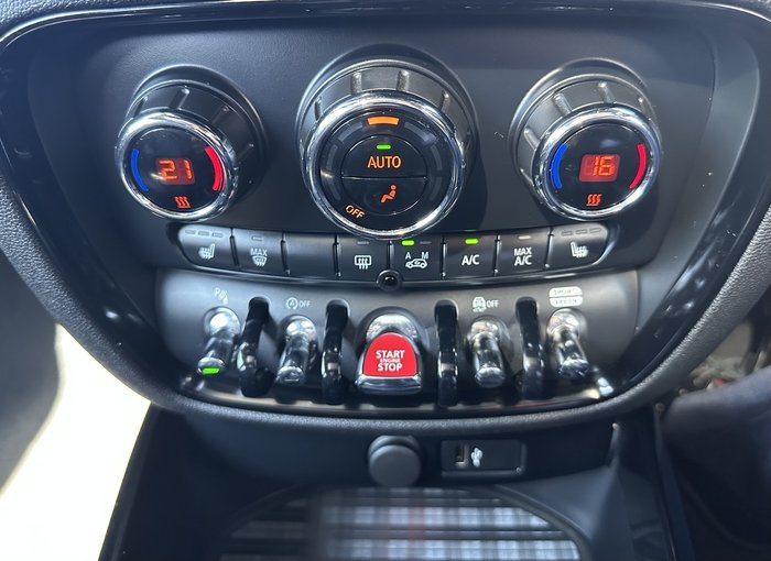 2021 MINI Clubman John Cooper Works Classic