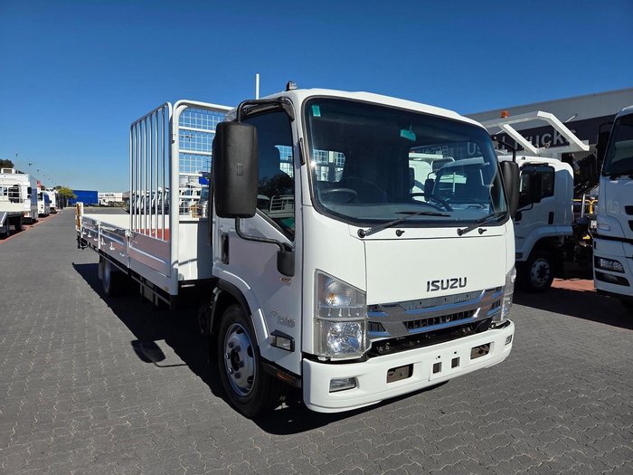 2017 Isuzu Nqr 87/80-190 Amt 4 Ton Xlwb Tray And Lift