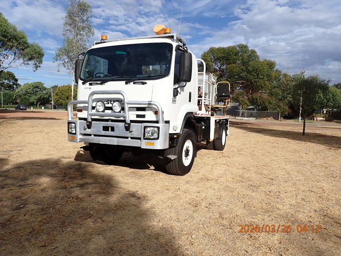 2012 Isuzu F Series FTS 800 WHITE
