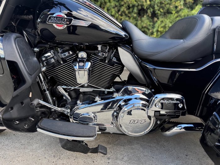 2022 HARLEY-DAVIDSON FLHTCUTG TRI GLIDE U/CLC 114