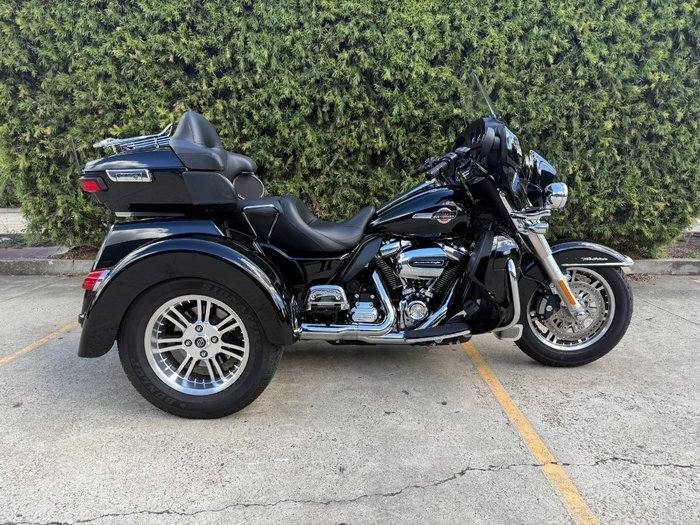 2022 HARLEY-DAVIDSON FLHTCUTG TRI GLIDE U/CLC 114