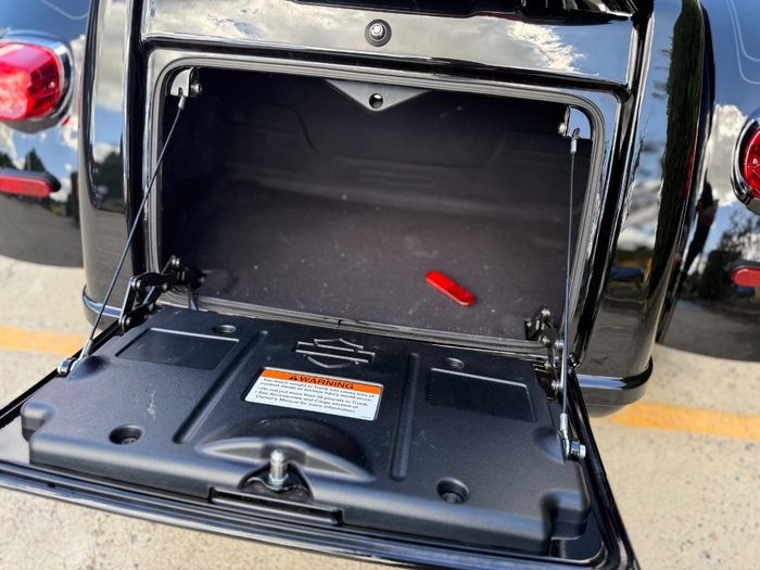 2022 HARLEY-DAVIDSON FLHTCUTG TRI GLIDE U/CLC 114